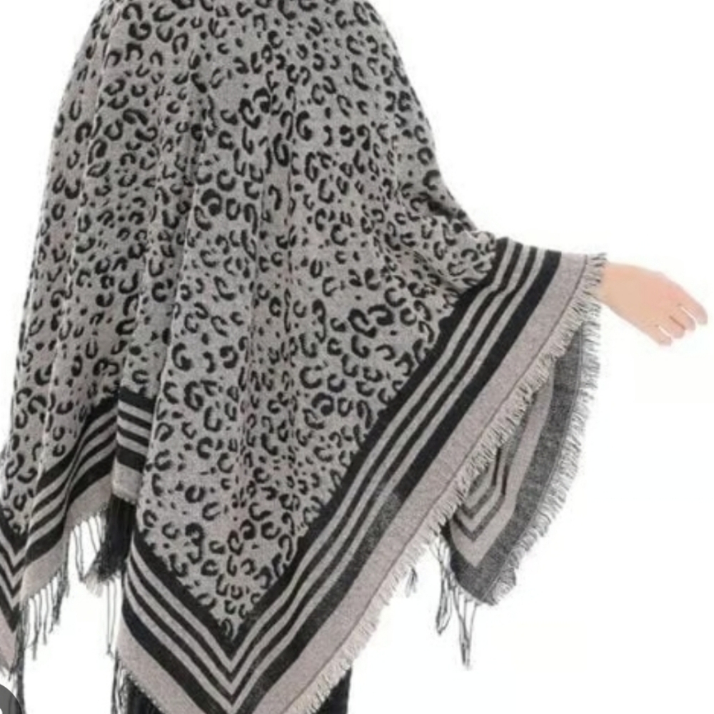 Southern Stitch Women's Leopard Knit Woven Poncho Cape O/S Black Gray Fringe - Picture 3 of 12